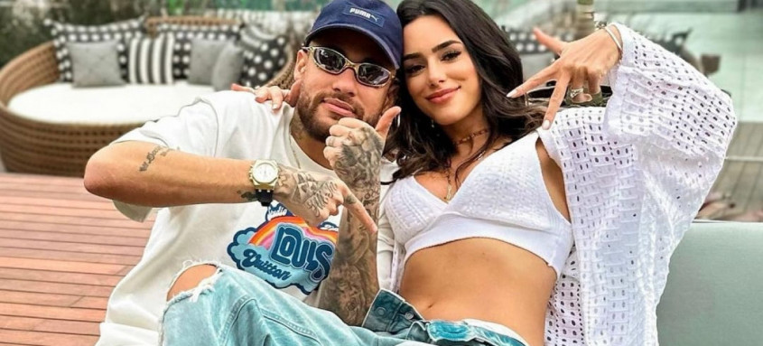 Bianca Biancardi confirma o fim de relacionamento com o atacante Neymar